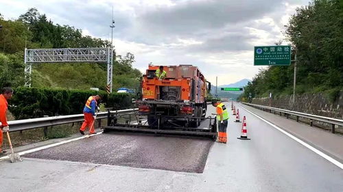 廣陜高速公路 進川向 路面維修工程有序推進