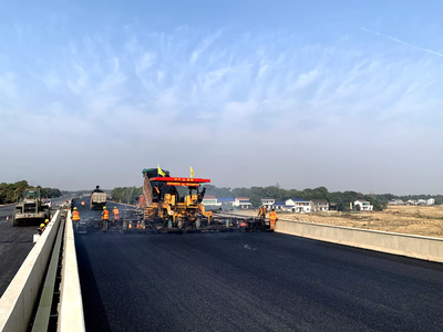 長益擴(kuò)容高速益陽段路面主體完工